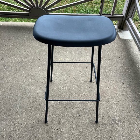 Muuto Bar Stool - Picture 6 of 8